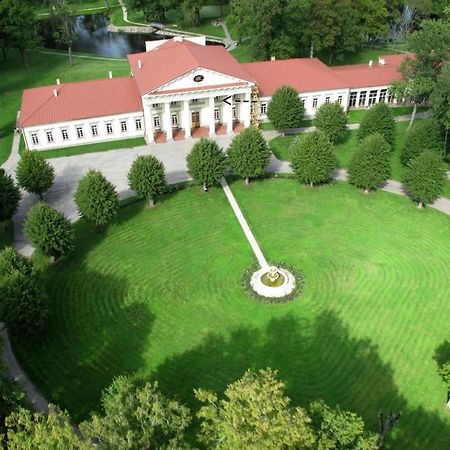 Taujenu Dvaro Sveciu Namai Towiany Exterior photo